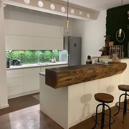Rooftop Loft Flat For 4 Guests
