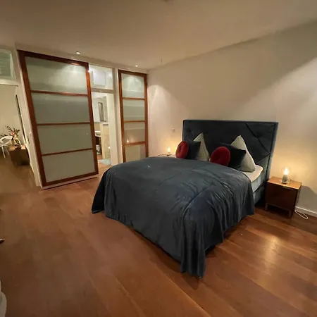 Rooftop Loft Flat For 4 Guests * ミュンヘン
