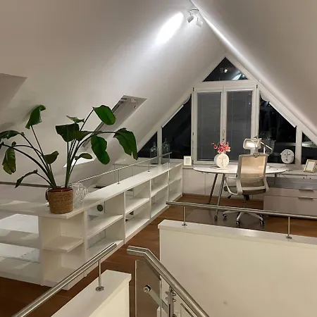 Rooftop Loft Flat For 4 Guests München