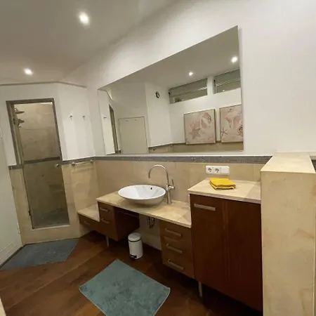 Rooftop Loft Flat For 4 Guests * ميونيخ