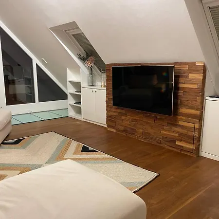 Rooftop Loft Flat For 4 Guests شقة *