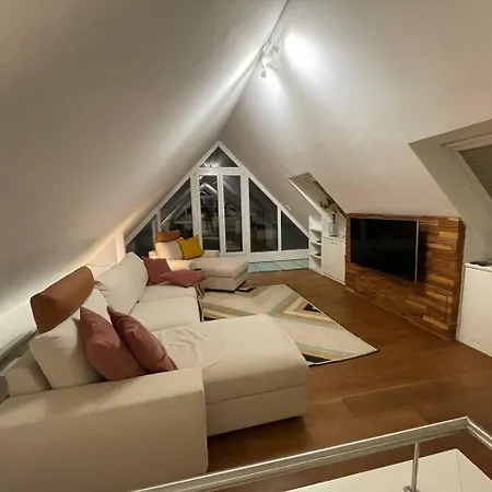 Rooftop Loft Flat For 4 Guests Apartment München