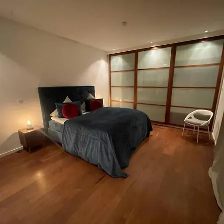 Rooftop Loft Flat For 4 Guests *